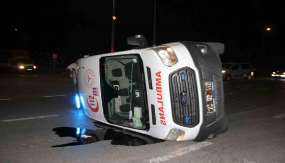 Elazığ’da pikap ambulans ile çarpıştı: 5 yaralı