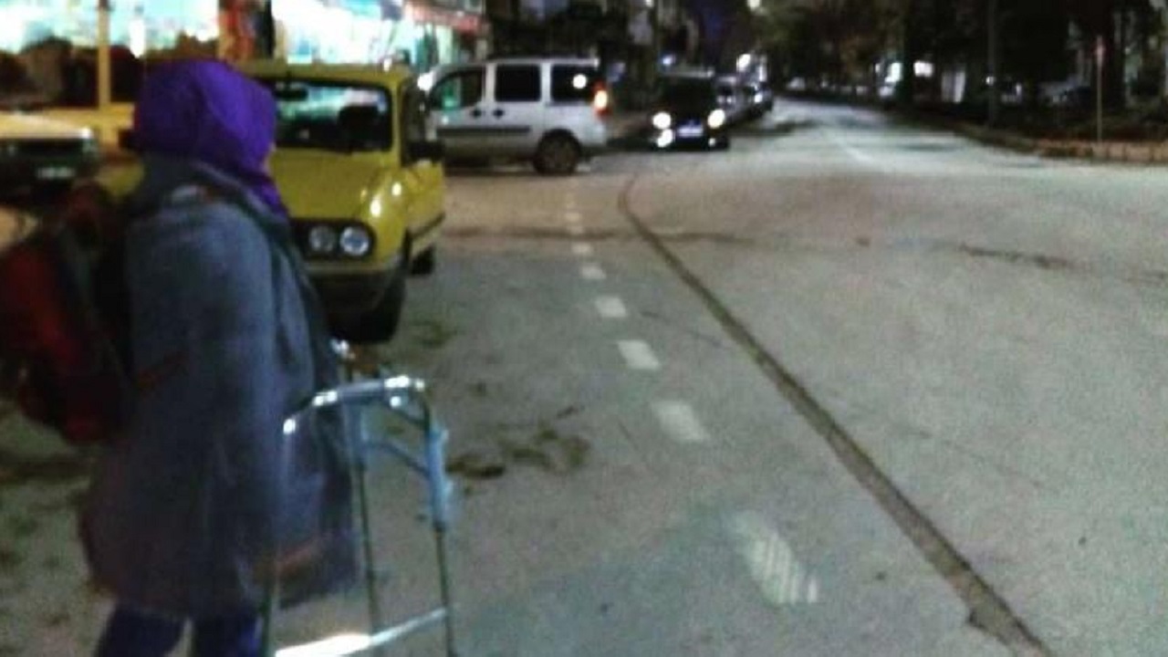 Elazığ’da Engelli Otobüse Binerken Düştü Şikayetçi Oldu 