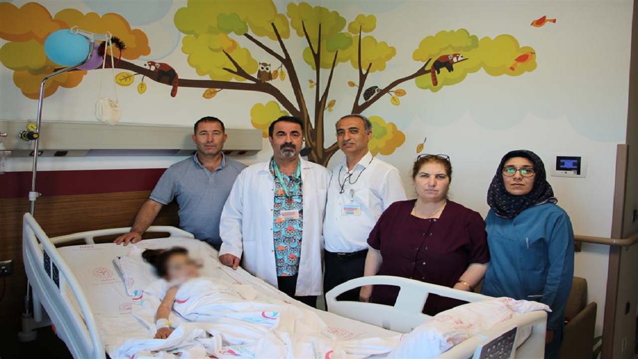 Üzerinden İki Kez Pikap Geçen Çocuk Elazığ Fethi Sekin Şehir Hastanesinde Yaşama Tutundu
