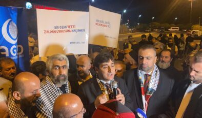 GAZZE AKTİVİSTİ SİNAN AKILLOTU’NA SAADET PARTİSİNDEN KARŞILAMA